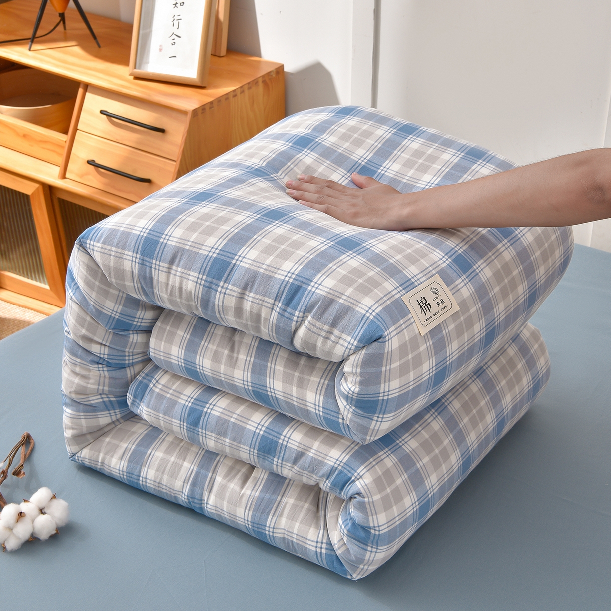 91家纺网 家纺一手货源 找家纺 锦逸家居 2025新款A类水洗棉棉花被被子被芯 遇见-蓝