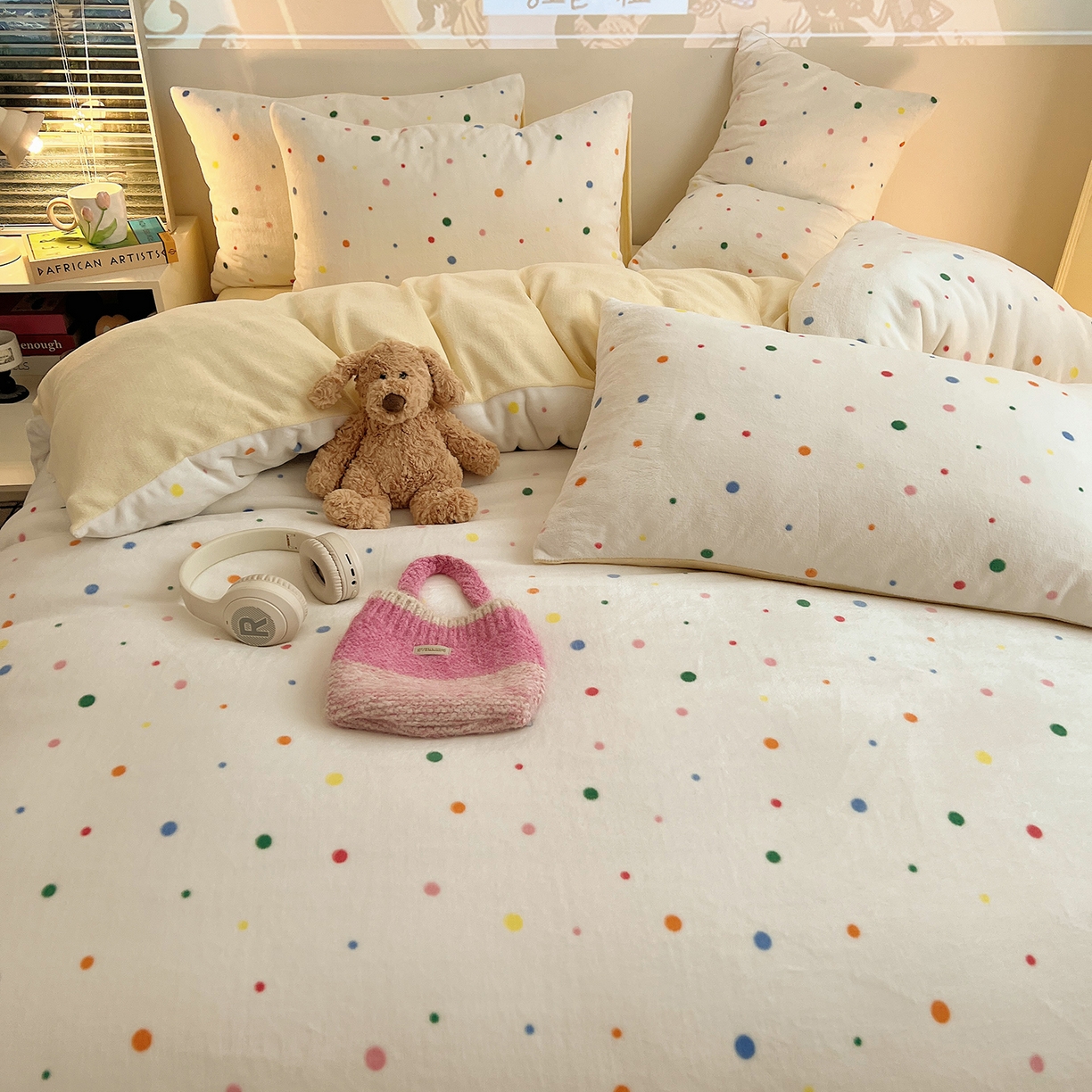 91家纺网 家纺一手货源 找家纺 瑞莱 2025新款A类200克高克重秋冬印花牛奶绒四件套-卡通系列 彩色波点