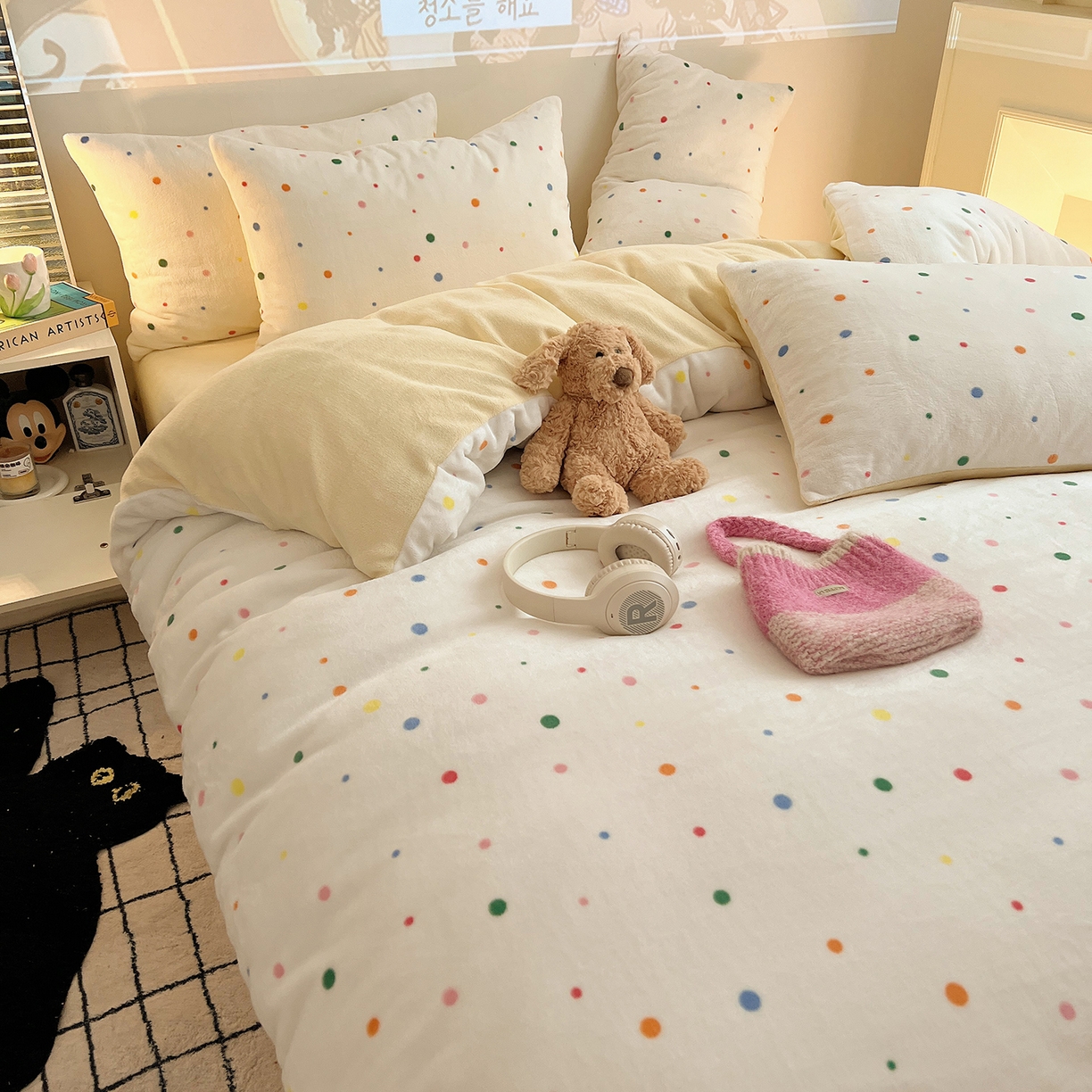 91家纺网 家纺一手货源 找家纺 瑞莱 2025新款A类200克高克重秋冬印花牛奶绒四件套-卡通系列 彩色波点