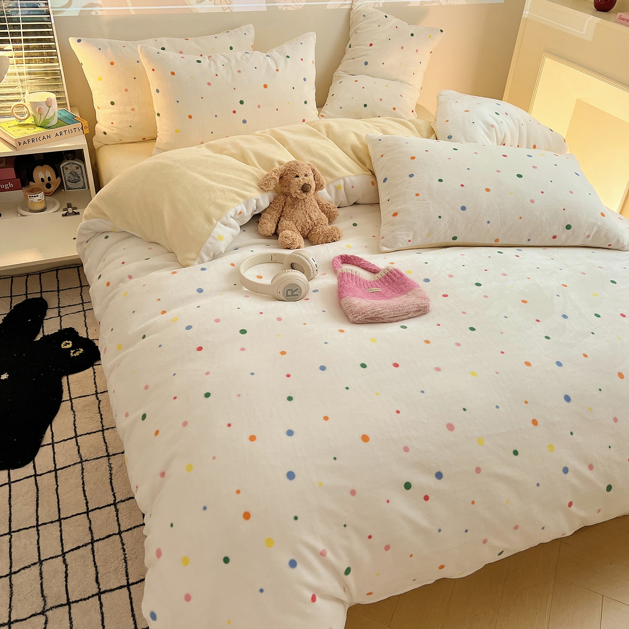 91家纺网 家纺一手货源 找家纺 瑞莱 2025新款A类200克高克重秋冬印花牛奶绒四件套-卡通系列 彩色波点