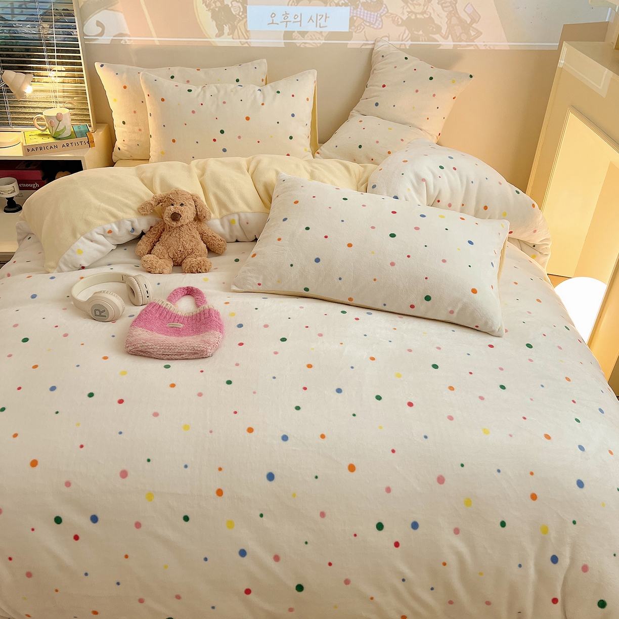 91家纺网 家纺一手货源 找家纺 瑞莱 2025新款A类200克高克重秋冬印花牛奶绒四件套-卡通系列 彩色波点