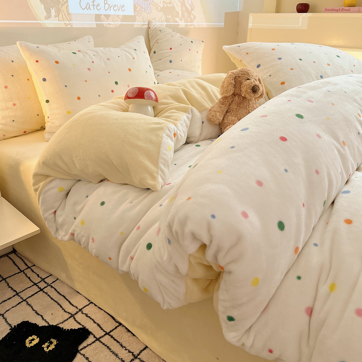 91家纺网 家纺一手货源 找家纺 瑞莱 2025新款A类200克高克重秋冬印花牛奶绒四件套-卡通系列 彩色波点