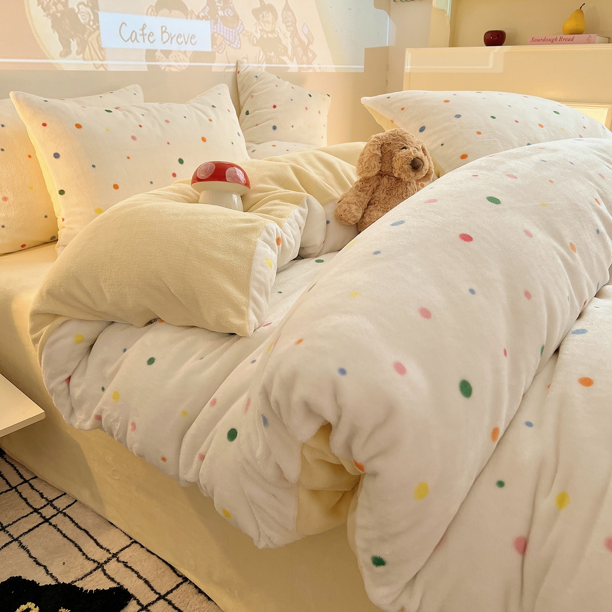 91家纺网 家纺一手货源 找家纺 瑞莱 2025新款A类200克高克重秋冬印花牛奶绒四件套-卡通系列 彩色波点