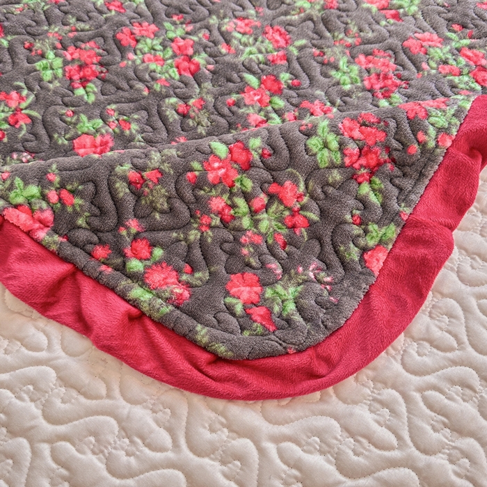 91家纺网 家纺一手货源 找家纺 岚吉家纺 2025新款牛奶绒小花边床盖三件套玫瑰故事