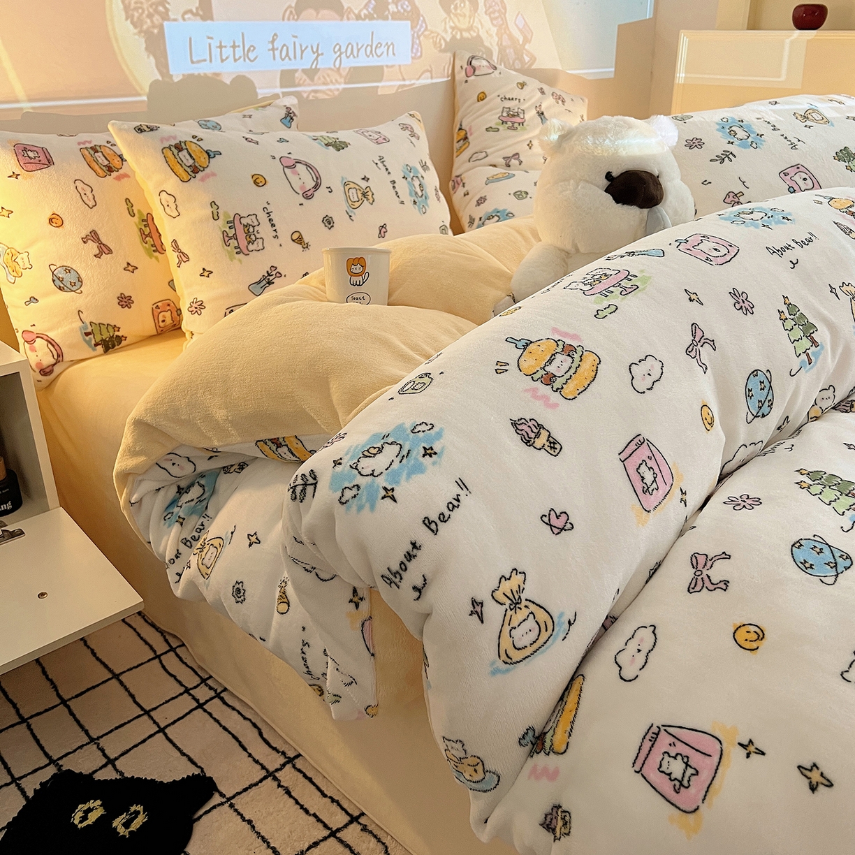 91家纺网 家纺一手货源 找家纺 瑞莱 2025新款A类200克高克重秋冬印花牛奶绒四件套-卡通系列 快乐小白熊