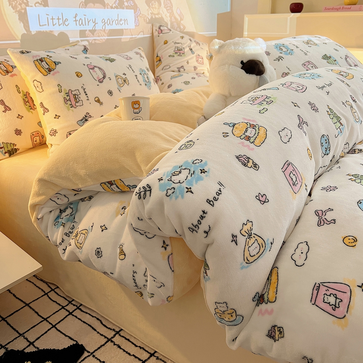 91家纺网 家纺一手货源 找家纺 瑞莱 2025新款A类200克高克重秋冬印花牛奶绒四件套-卡通系列 快乐小白熊