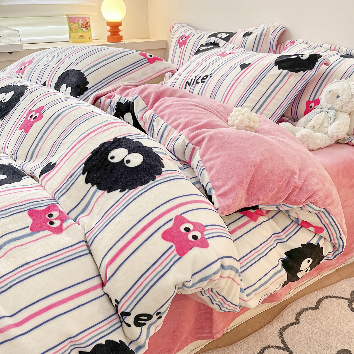 91家纺网 家纺一手货源 找家纺 瑞莱 2025新款A类200克高克重秋冬印花牛奶绒四件套-卡通系列 栗子球