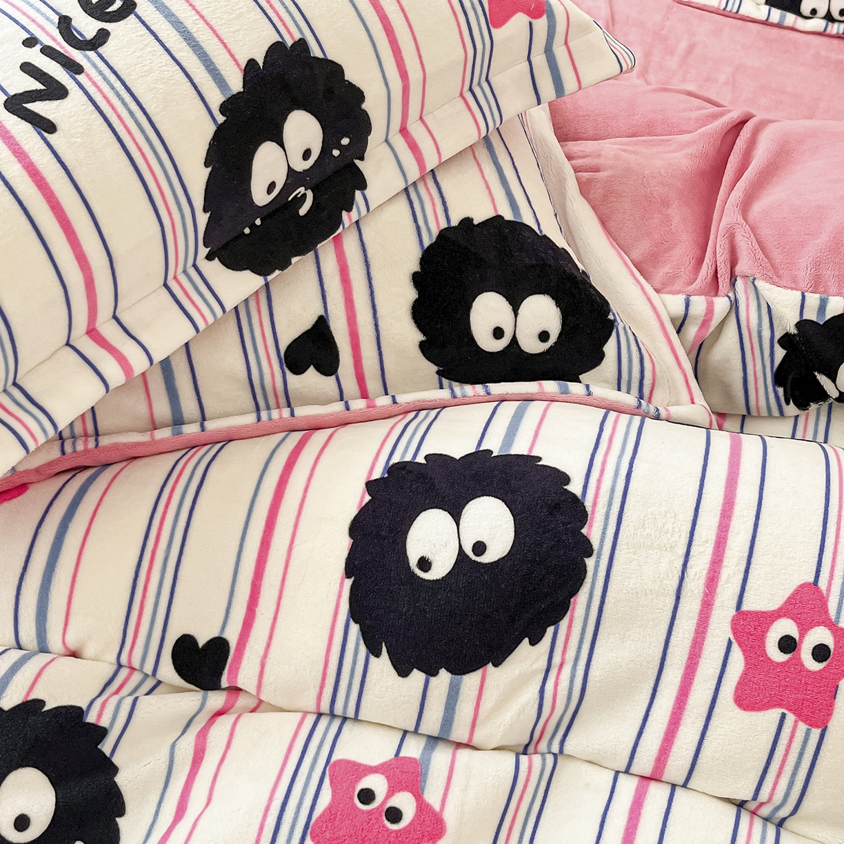 91家纺网 家纺一手货源 找家纺 瑞莱 2025新款A类200克高克重秋冬印花牛奶绒四件套-卡通系列 栗子球