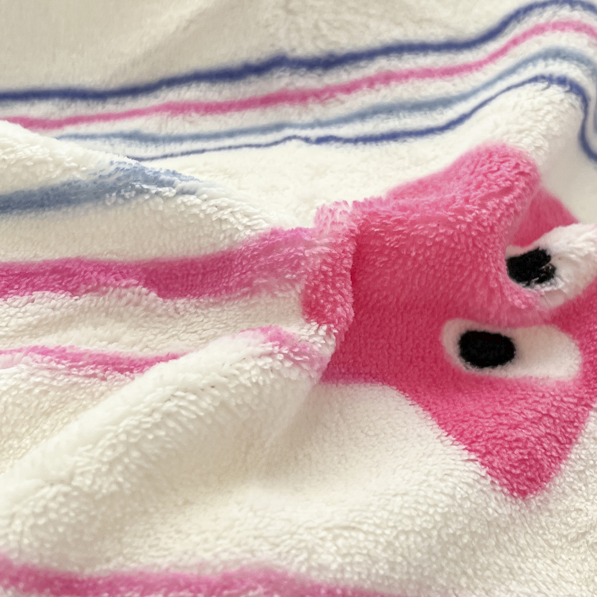 91家纺网 家纺一手货源 找家纺 瑞莱 2025新款A类200克高克重秋冬印花牛奶绒四件套-卡通系列 栗子球