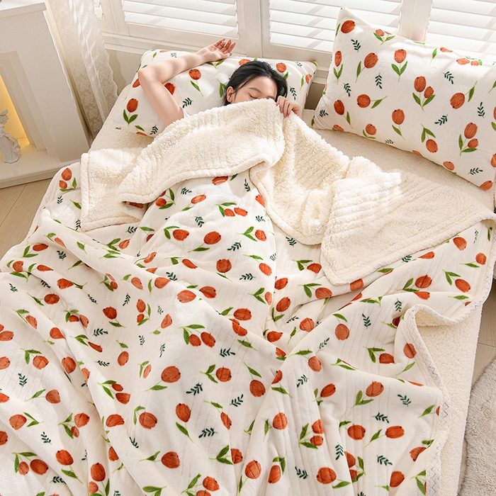 91家纺网 家纺一手货源 找家纺 圣楚家纺 2025新款牛奶绒羊羔绒双层毯盖毯毯子 迷人花香