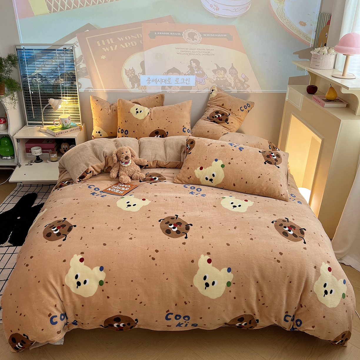 91家纺网 家纺一手货源 找家纺 瑞莱 2025新款A类200克高克重秋冬印花牛奶绒四件套-卡通系列 巧克力曲奇