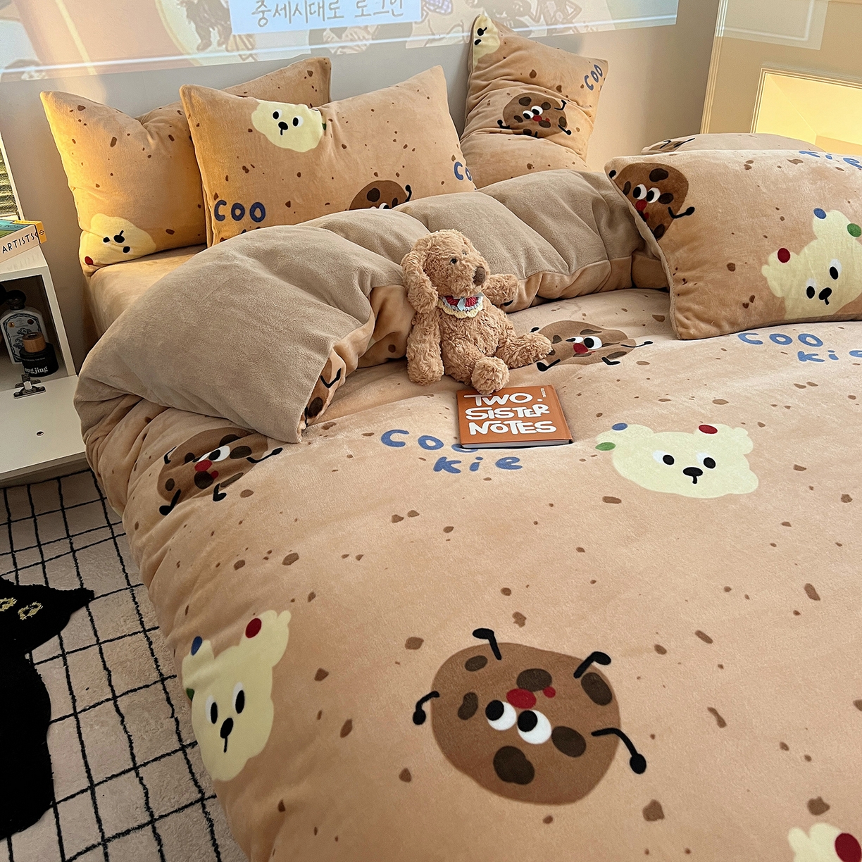 91家纺网 家纺一手货源 找家纺 瑞莱 2025新款A类200克高克重秋冬印花牛奶绒四件套-卡通系列 巧克力曲奇