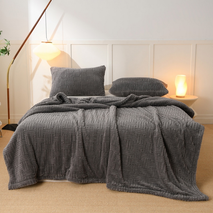 91家纺网 家纺一手货源 找家纺 圣楚家纺 2025新款塔芙绒毛毯盖毯毯子-恬梦 恬梦深灰