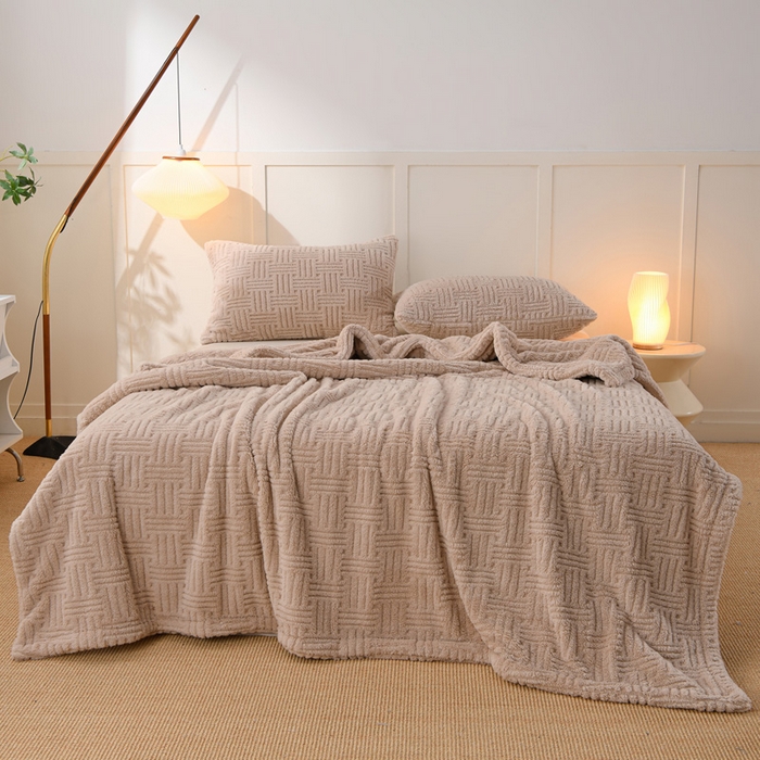 91家纺网 家纺一手货源 找家纺 圣楚家纺 2025新款塔芙绒毛毯盖毯毯子-恬梦 恬梦卡其