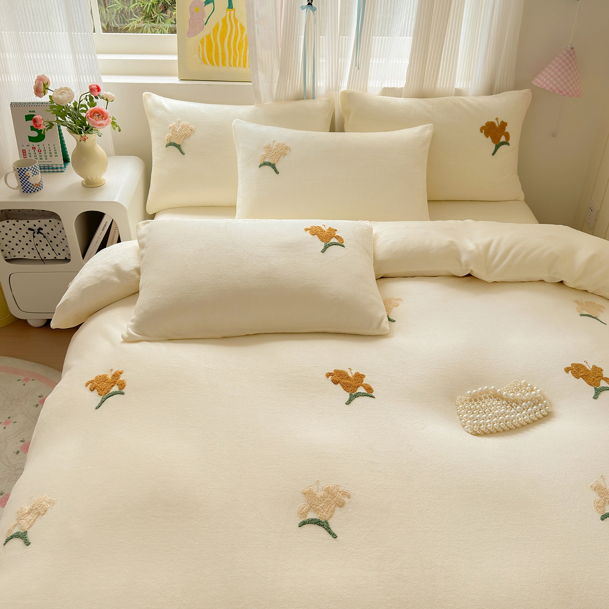 91家纺网 家纺一手货源 找家纺 （总）典雅家纺 2025新款高克重牛奶绒毛巾绣系列四件套-香水百合