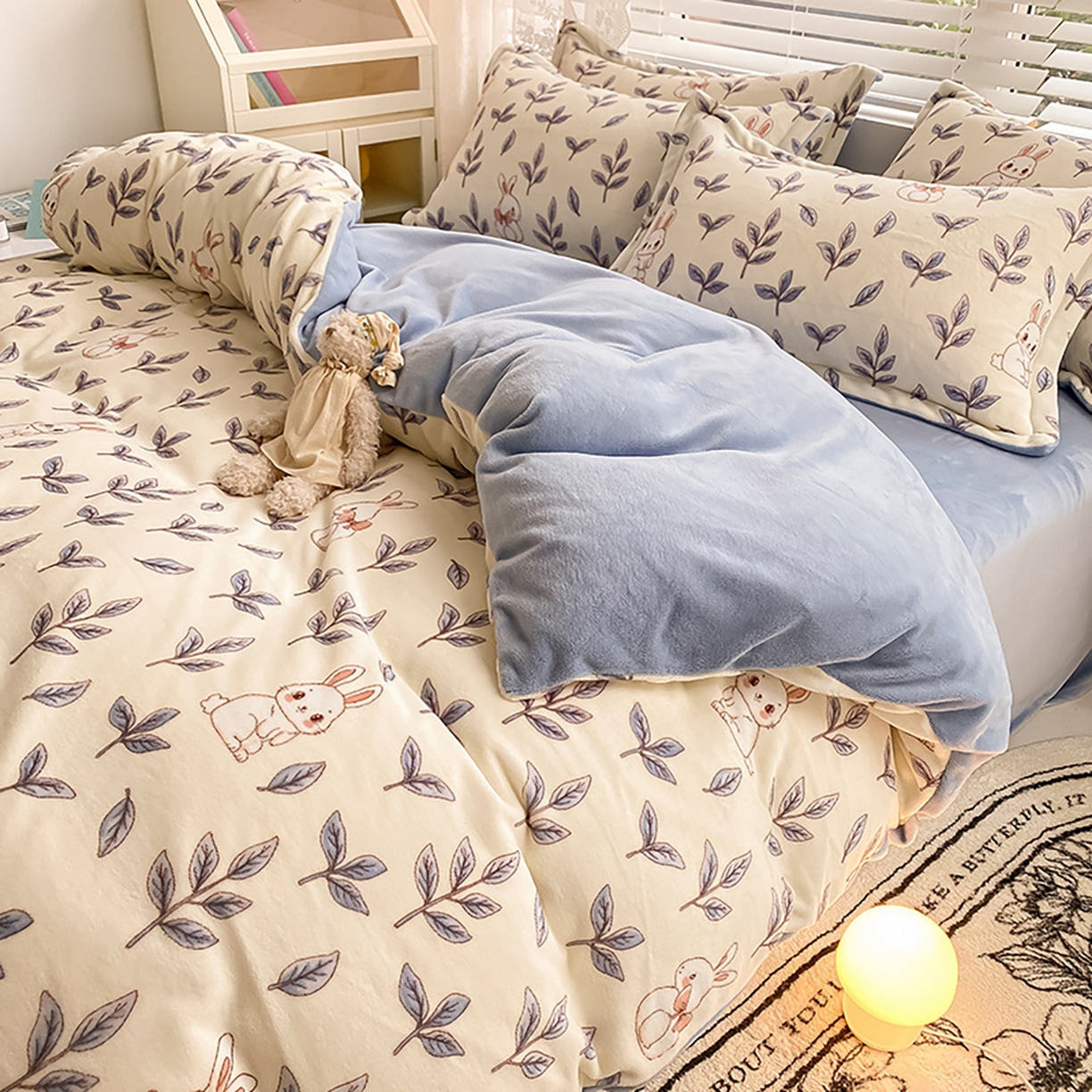 91家纺网 家纺一手货源 找家纺 瑞莱 2025新款A类200克高克重秋冬印花牛奶绒四件套-卡通系列 绒芳草集