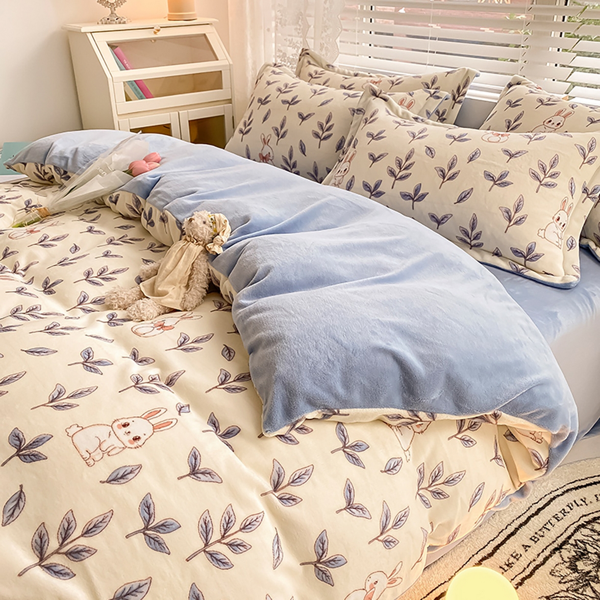 91家纺网 家纺一手货源 找家纺 瑞莱 2025新款A类200克高克重秋冬印花牛奶绒四件套-卡通系列 绒芳草集