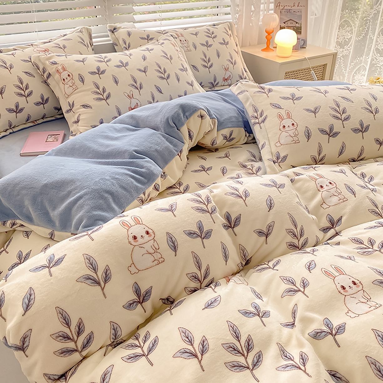 91家纺网 家纺一手货源 找家纺 瑞莱 2025新款A类200克高克重秋冬印花牛奶绒四件套-卡通系列 绒芳草集