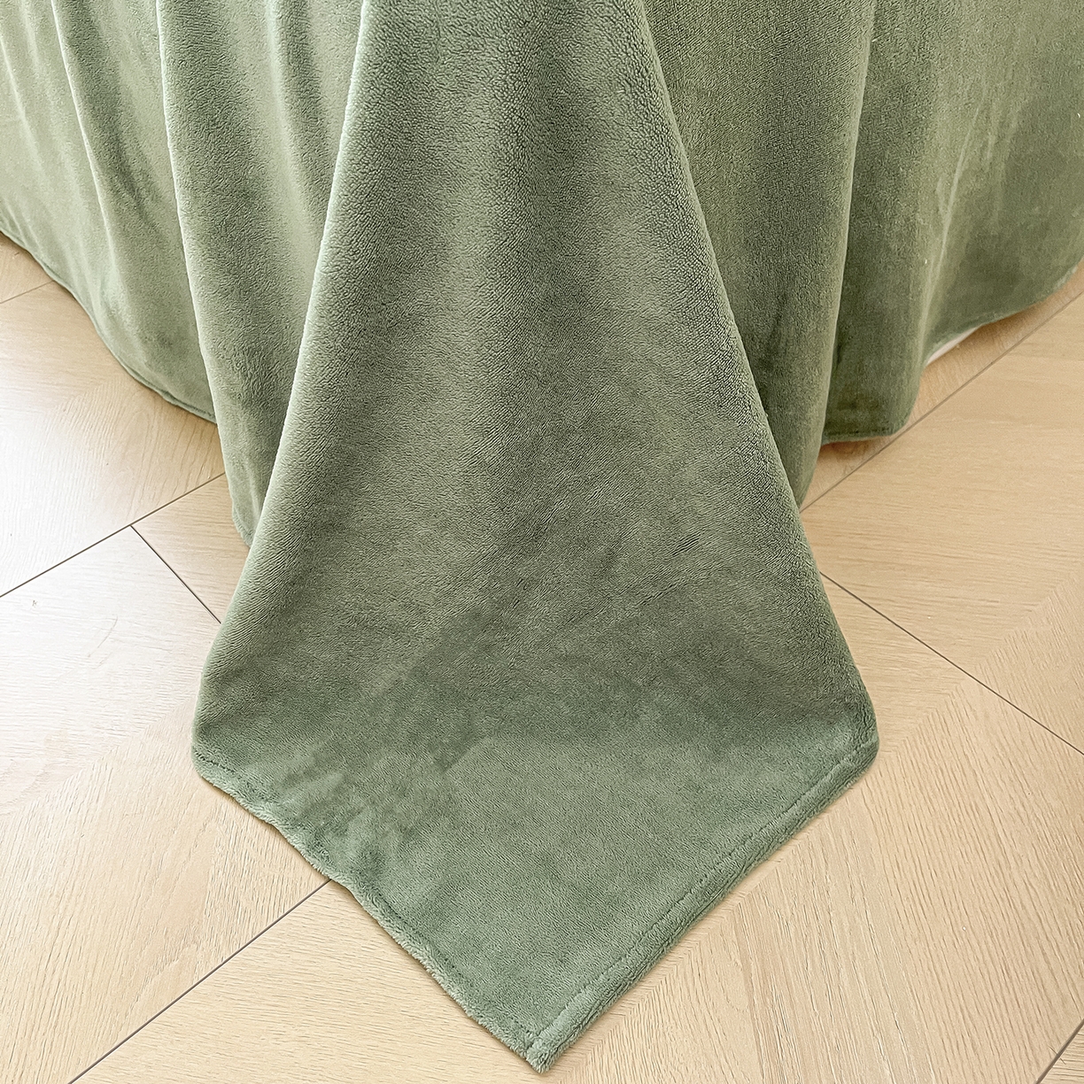 91家纺网 家纺一手货源 找家纺 瑞莱 2025新款A类200克高克重秋冬印花牛奶绒四件套-卡通系列 绒皮皮狗