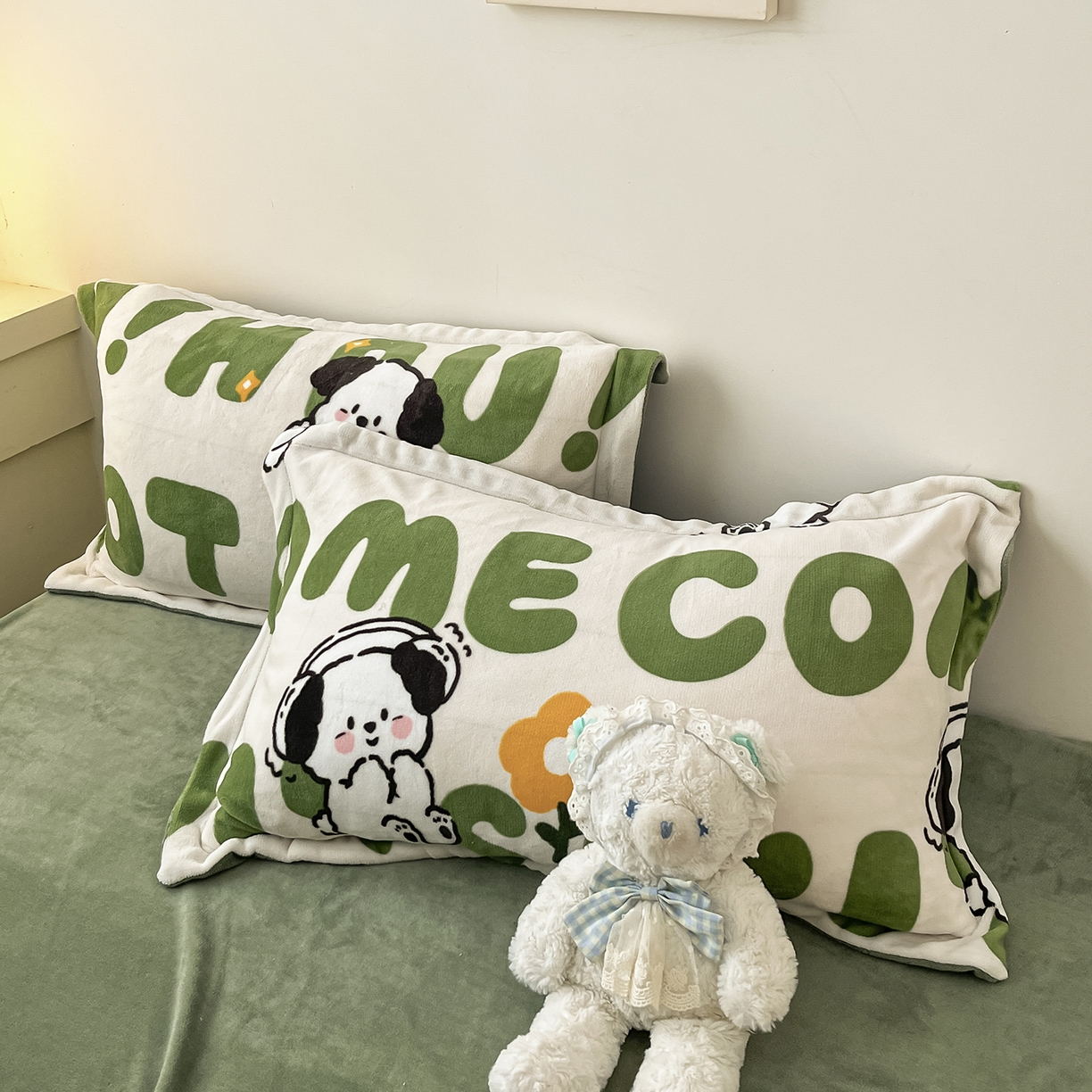 91家纺网 家纺一手货源 找家纺 瑞莱 2025新款A类200克高克重秋冬印花牛奶绒四件套-卡通系列 绒皮皮狗