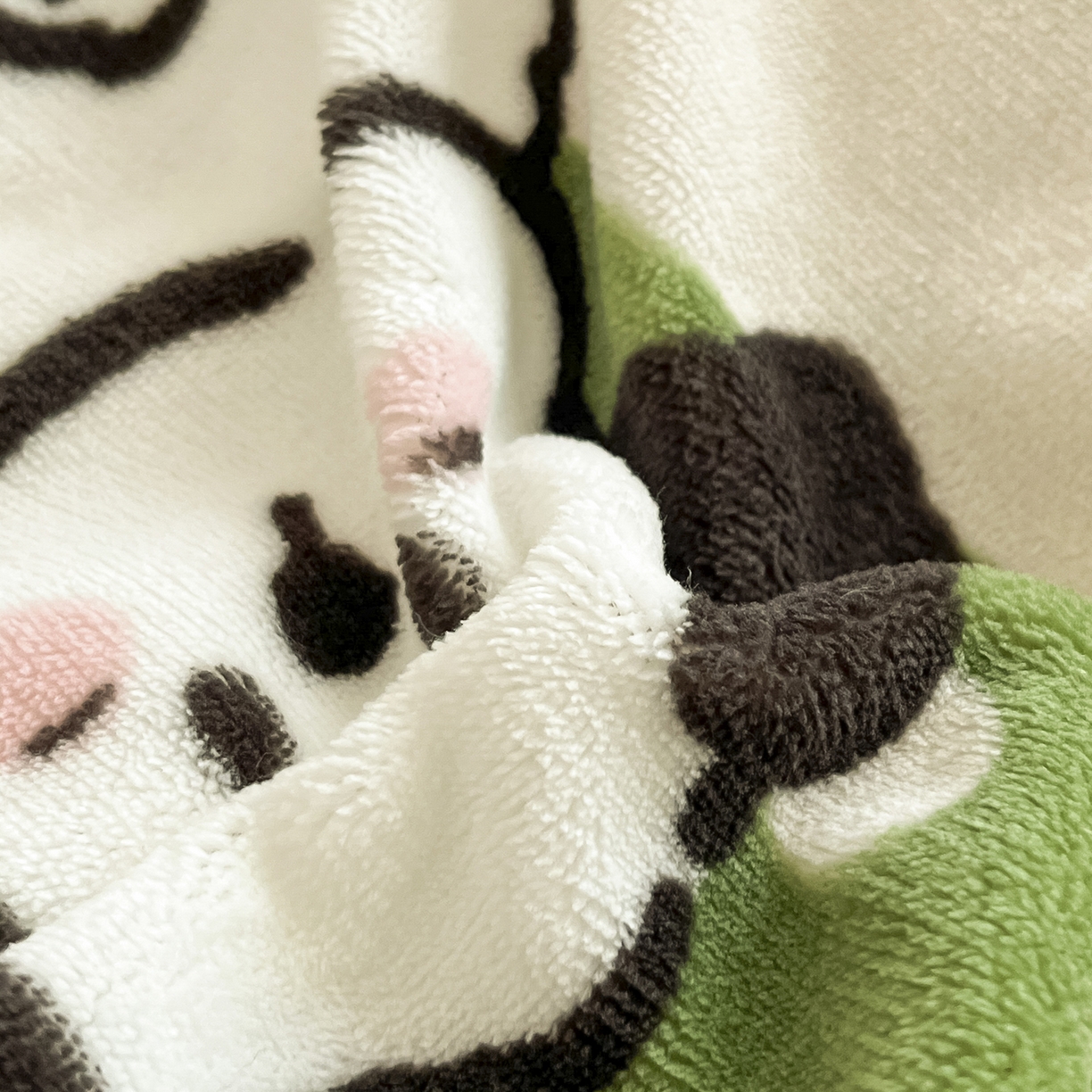 91家纺网 家纺一手货源 找家纺 瑞莱 2025新款A类200克高克重秋冬印花牛奶绒四件套-卡通系列 绒皮皮狗