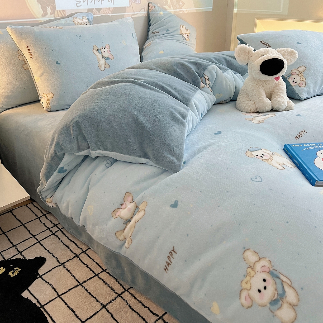 91家纺网 家纺一手货源 找家纺 瑞莱 2025新款A类200克高克重秋冬印花牛奶绒四件套-卡通系列 绒小奶狗