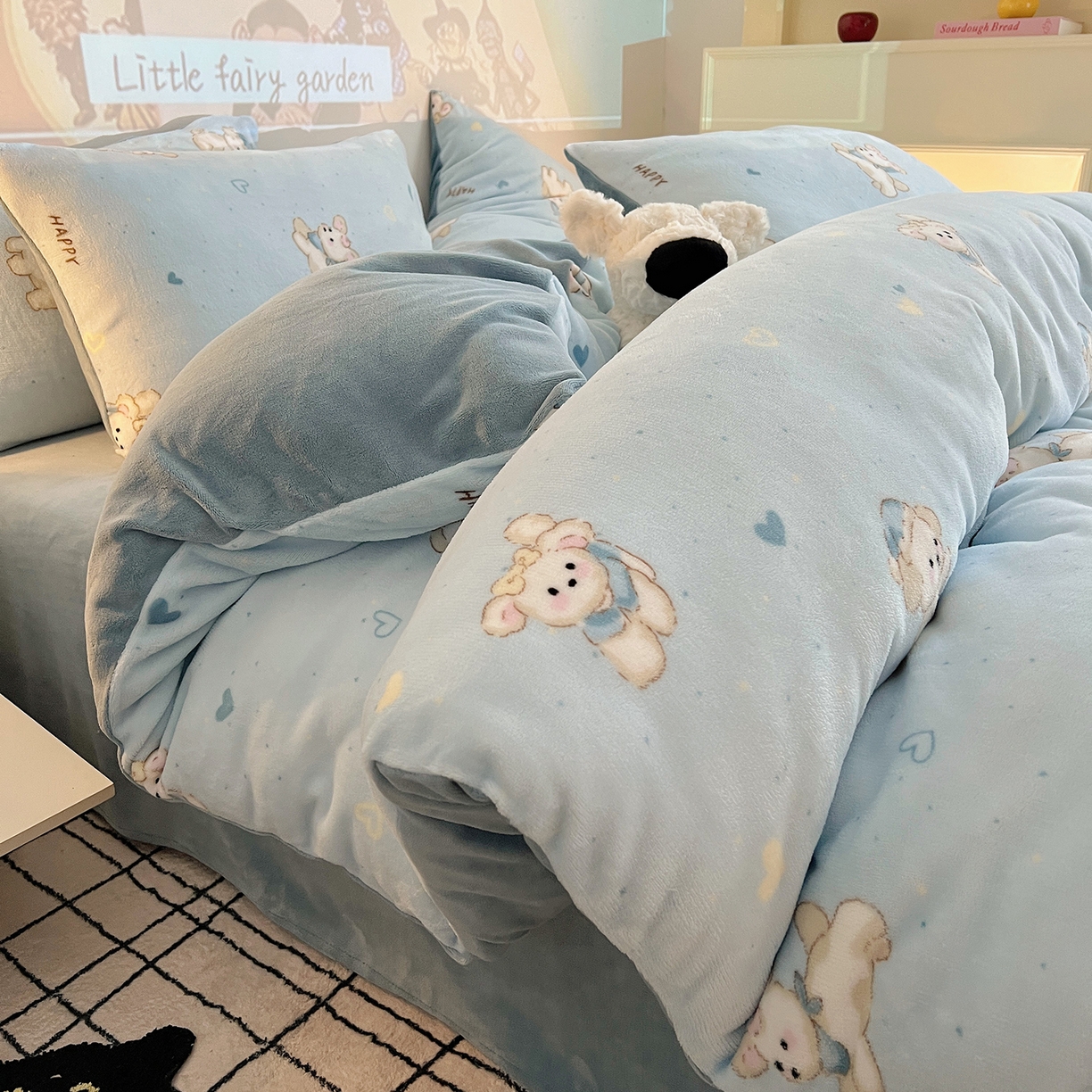 91家纺网 家纺一手货源 找家纺 瑞莱 2025新款A类200克高克重秋冬印花牛奶绒四件套-卡通系列 绒小奶狗