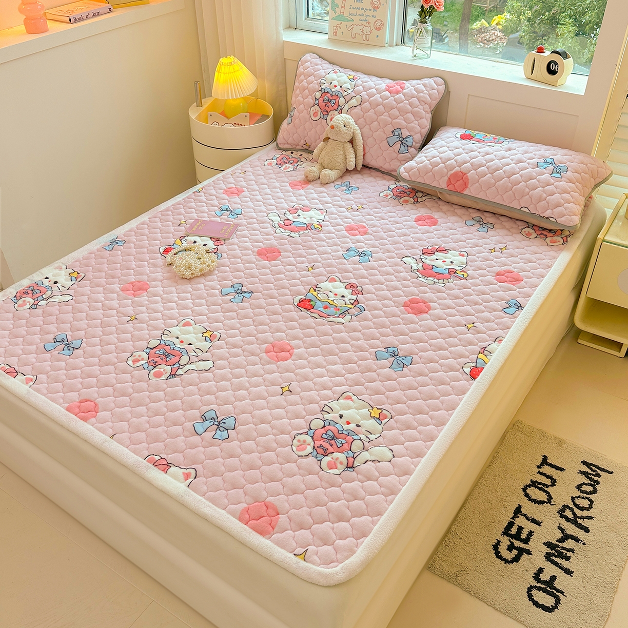 91家纺网 家纺一手货源 找家纺 康纳利 2025新款亲肤舒适牛奶绒加厚保暖卡通床垫床褥床褥款-甜心猫咪