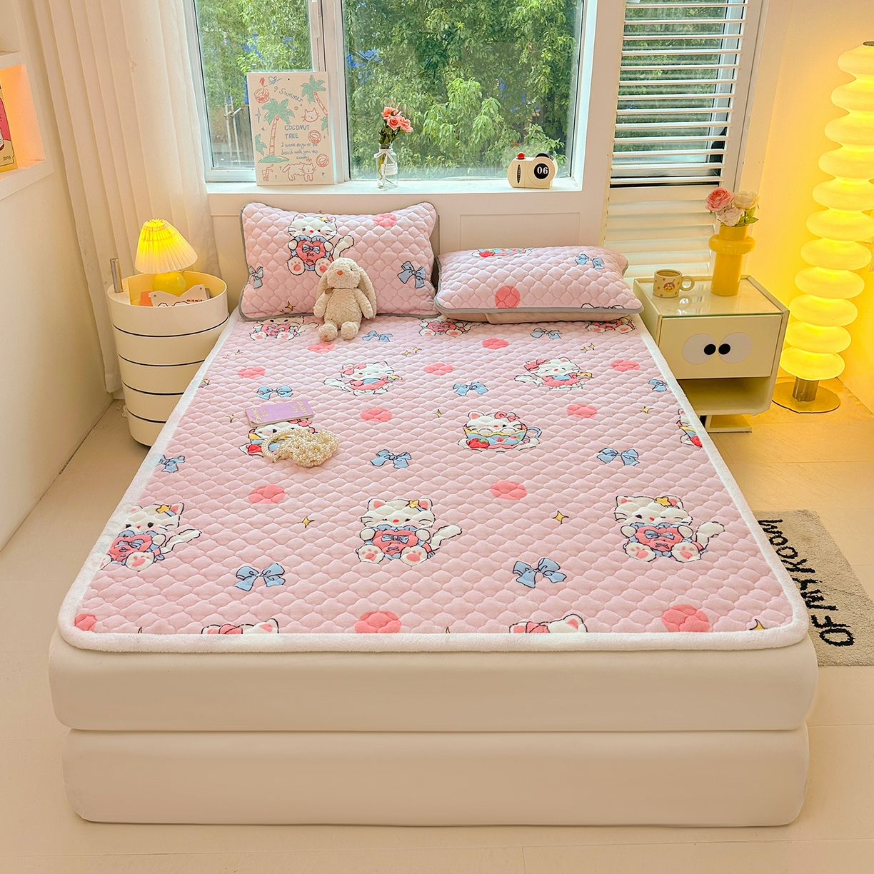 91家纺网 家纺一手货源 找家纺 康纳利 2025新款亲肤舒适牛奶绒加厚保暖卡通床垫床褥床褥款-甜心猫咪