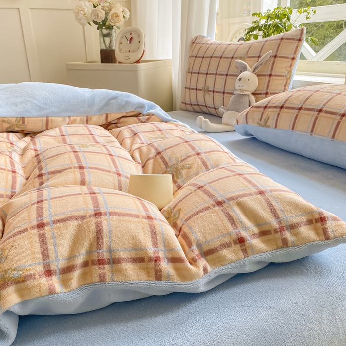 91家纺网 家纺一手货源 找家纺 豫见家纺 2025新款牛奶绒印花四件套 小晴天