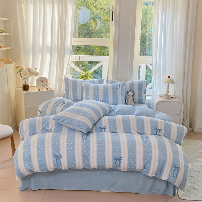 91家纺网 家纺一手货源 找家纺 豫见家纺 2025新款牛奶绒印花四件套 蓝丝带