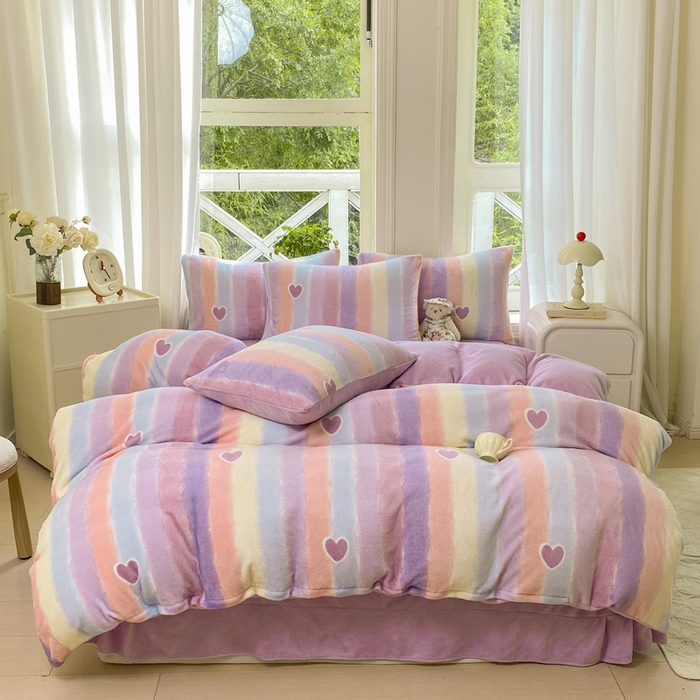 91家纺网 家纺一手货源 找家纺 豫见家纺 2025新款牛奶绒印花四件套 浪漫邂逅