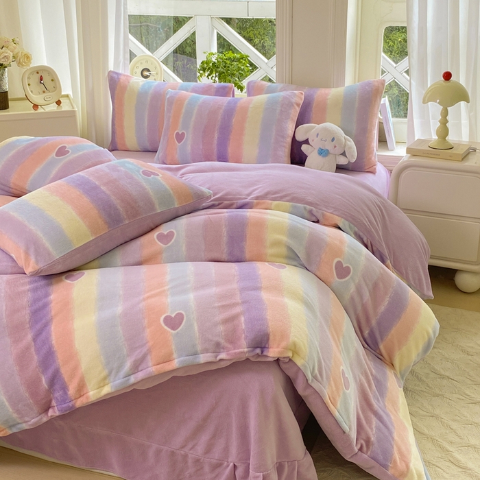 91家纺网 家纺一手货源 找家纺 豫见家纺 2025新款牛奶绒印花四件套 浪漫邂逅