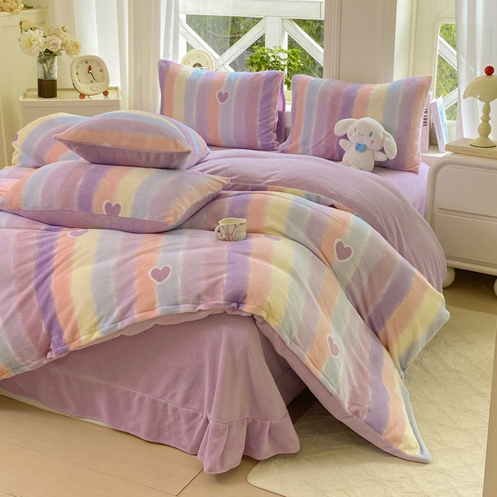 91家纺网 家纺一手货源 找家纺 豫见家纺 2025新款牛奶绒印花四件套 浪漫邂逅