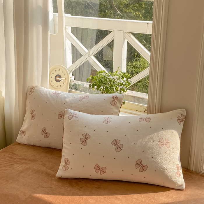 91家纺网 家纺一手货源 找家纺 豫见家纺 2025新款牛奶绒印花四件套 时尚蝴蝶结