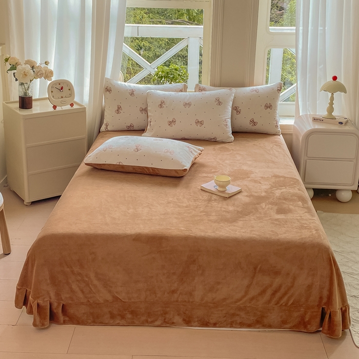 91家纺网 家纺一手货源 找家纺 豫见家纺 2025新款牛奶绒印花四件套 时尚蝴蝶结