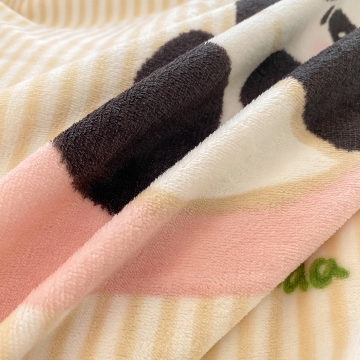 91家纺网 家纺一手货源 找家纺 豫见家纺 2025新款牛奶绒印花四件套 熊猫乐园-粉