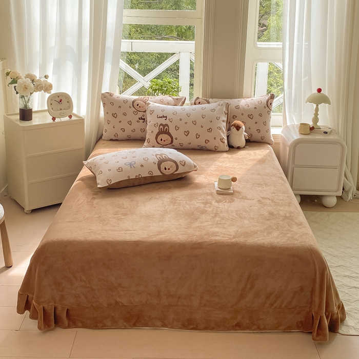 91家纺网 家纺一手货源 找家纺 豫见家纺 2025新款牛奶绒印花四件套 淘气兔