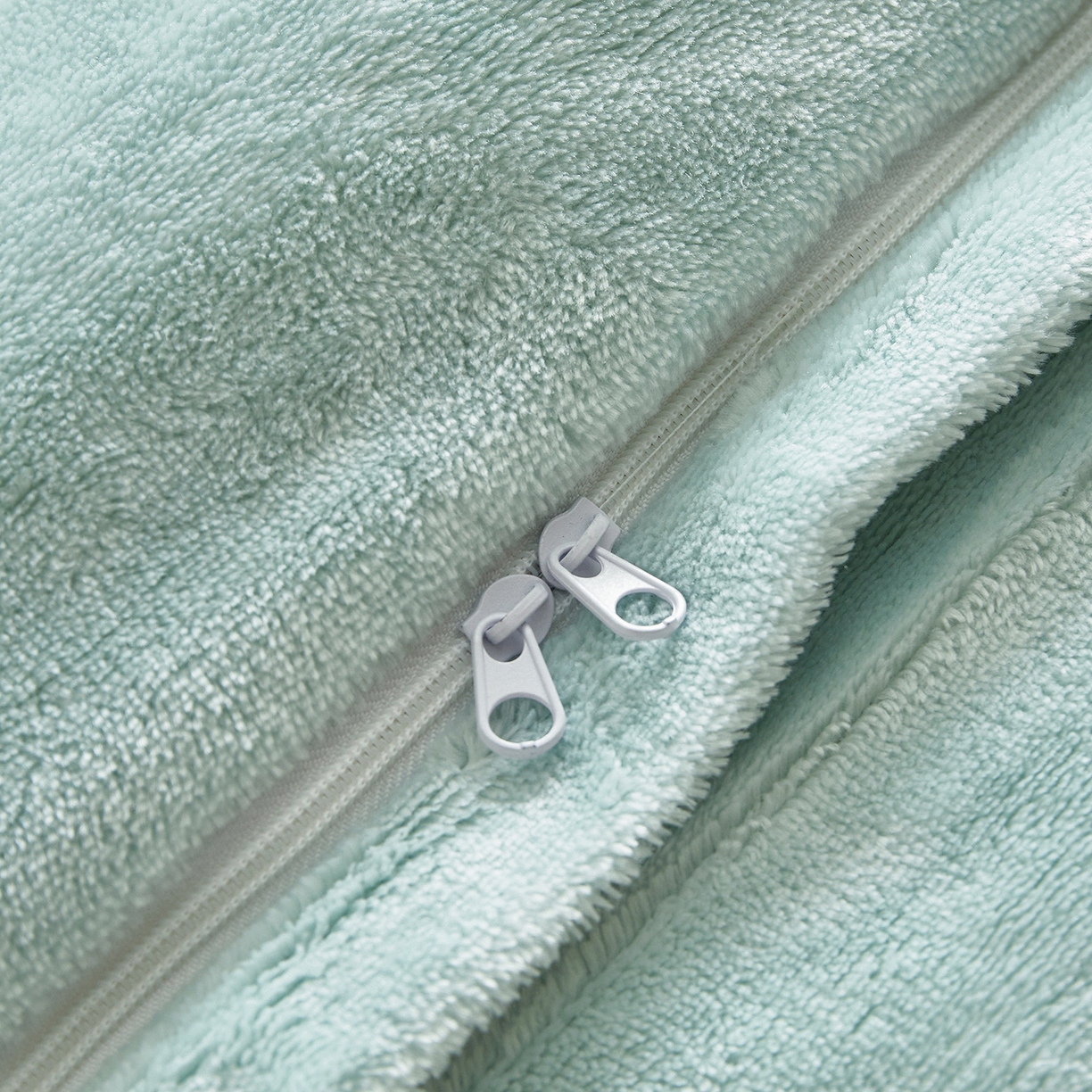 91家纺网 家纺一手货源 找家纺 荷马之梦 2025新款A类牛奶绒贴布绣原创卡通儿童套件幼儿园三件套-围住可爱系列 围巾小鹿