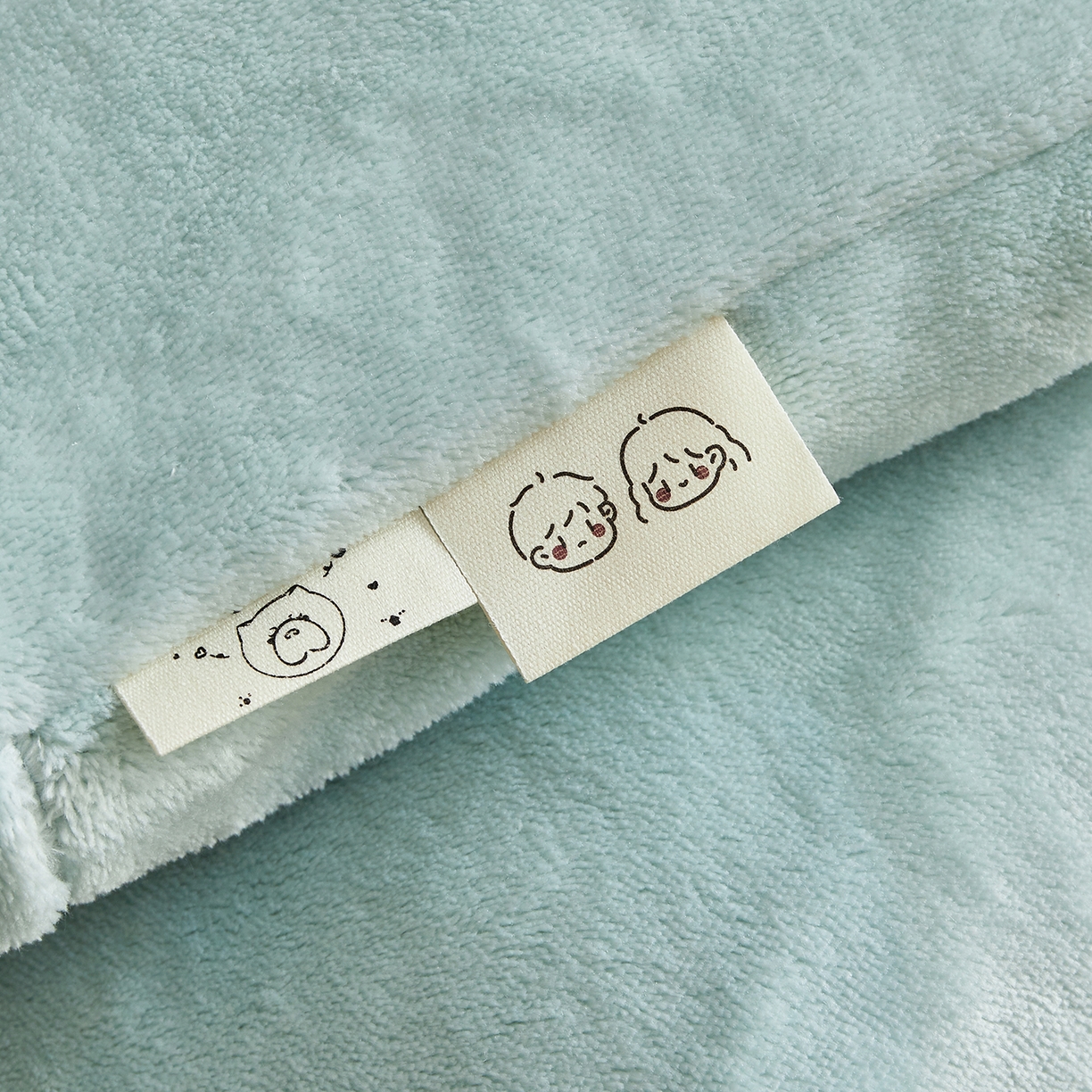 91家纺网 家纺一手货源 找家纺 荷马之梦 2025新款A类牛奶绒贴布绣原创卡通儿童套件幼儿园三件套-围住可爱系列 围巾小鹿