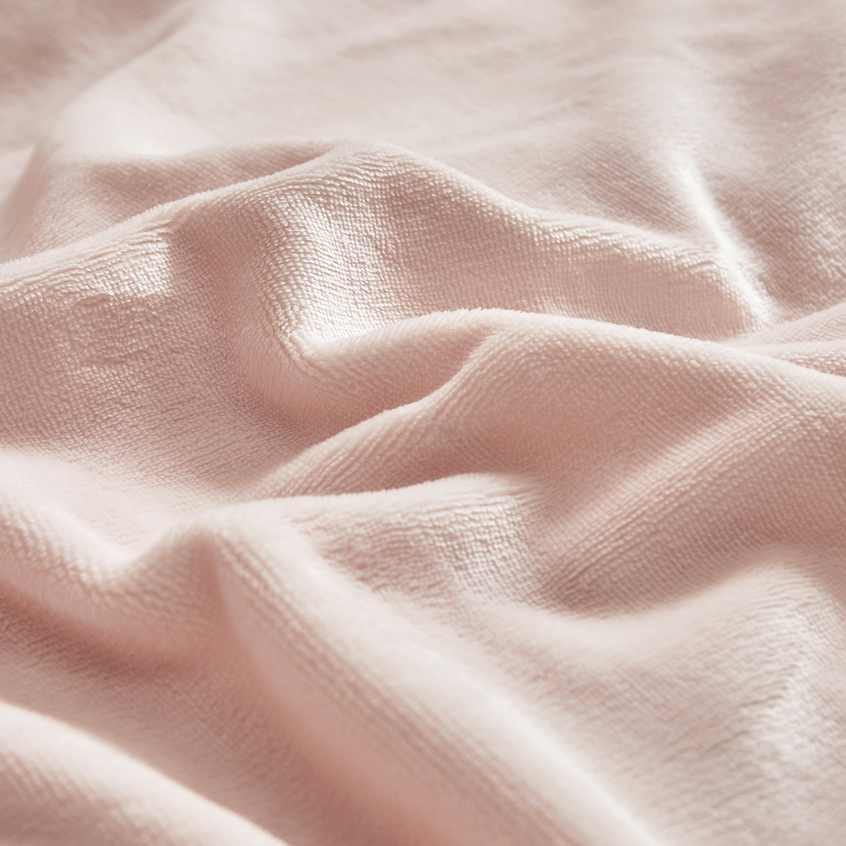 91家纺网 家纺一手货源 找家纺 荷马之梦 2025新款A类牛奶绒贴布绣原创卡通儿童套件幼儿园三件套-围住可爱系列 围巾小兔