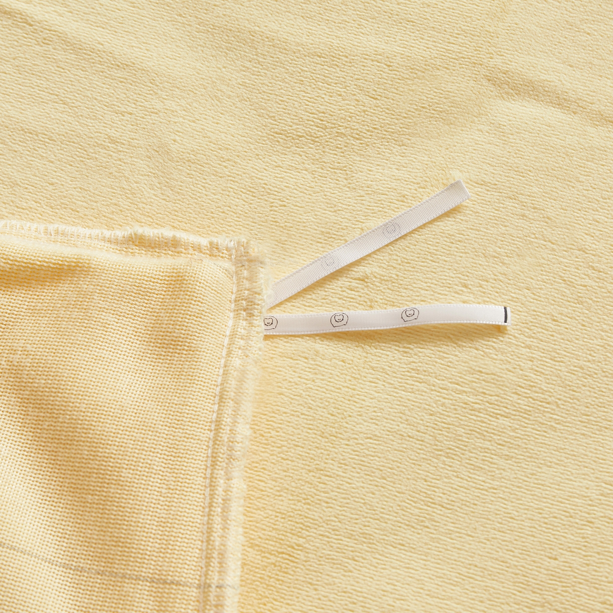 91家纺网 家纺一手货源 找家纺 荷马之梦 2025新款A类牛奶绒贴布绣原创卡通儿童套件幼儿园三件套-围住可爱系列 围巾小鸭