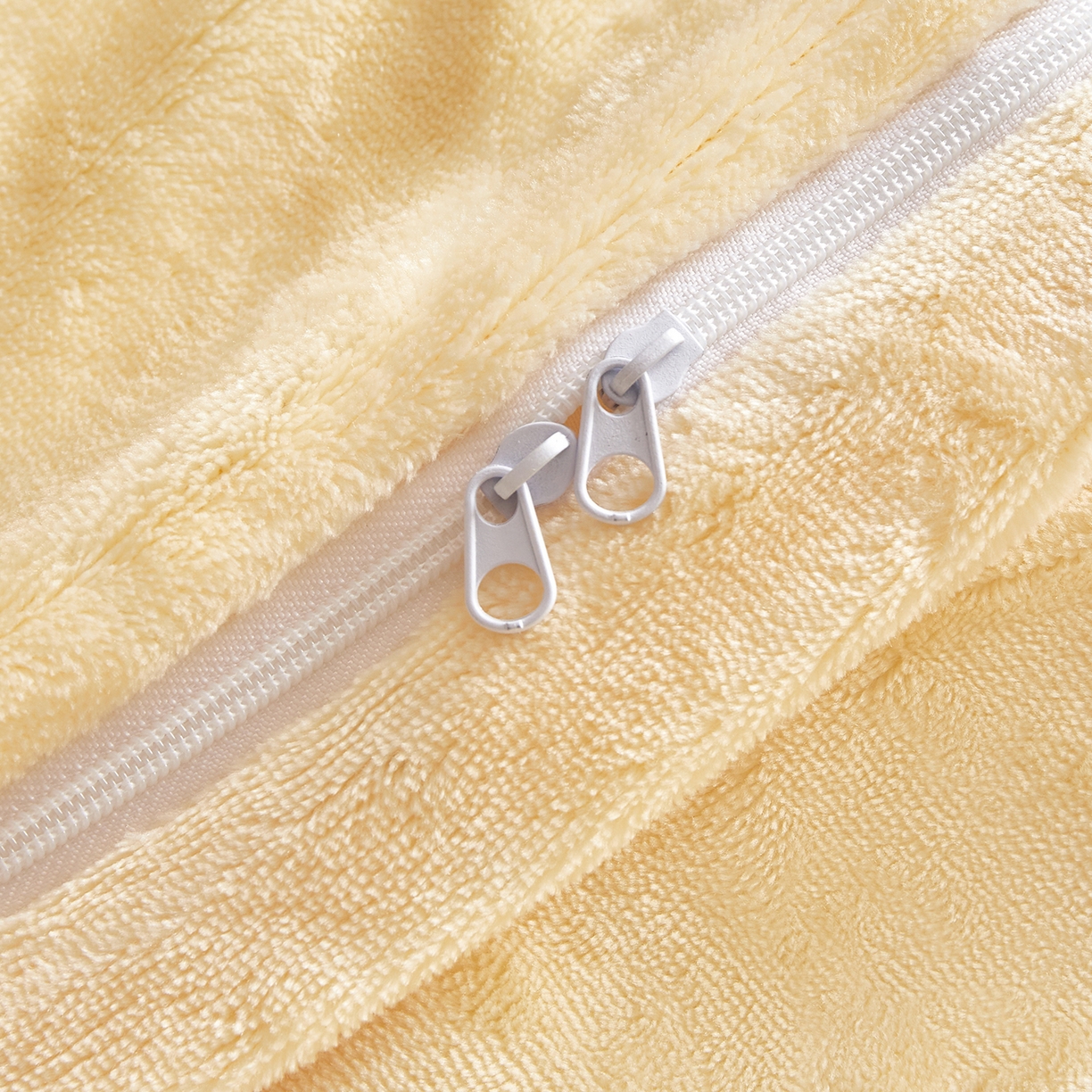 91家纺网 家纺一手货源 找家纺 荷马之梦 2025新款A类牛奶绒贴布绣原创卡通儿童套件幼儿园三件套-围住可爱系列 围巾小鸭