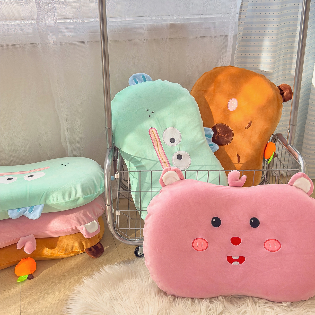 91家纺网 家纺一手货源 找家纺 诺可 2025新款绒款猫肚枕记忆枕枕头枕芯-卡通玩偶 组合图