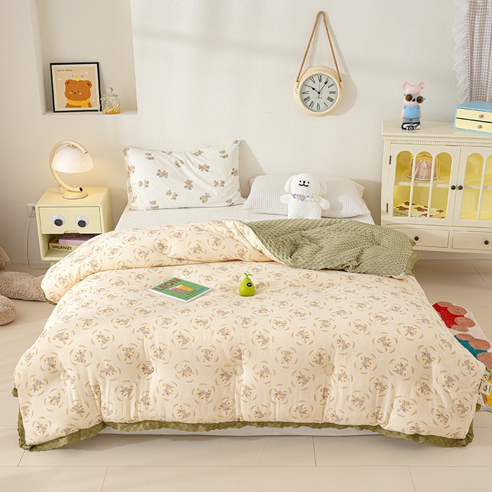 91家纺网 家纺一手货源 找家纺 芯恋家居 2025新款全棉皱皱纱双层纱豆豆被大豆被花园兔