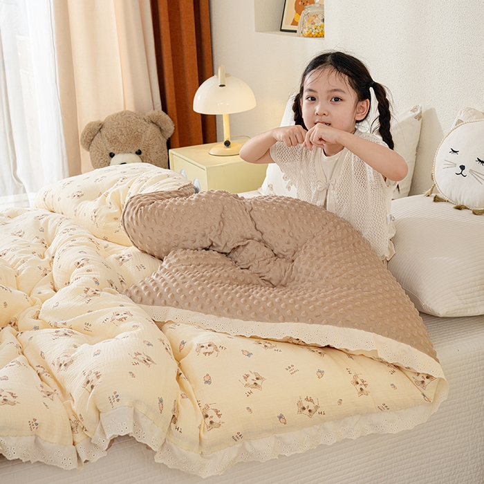 91家纺网 家纺一手货源 找家纺 芯恋家居 2025新款全棉皱皱纱双层纱豆豆被大豆被可爱喵喵