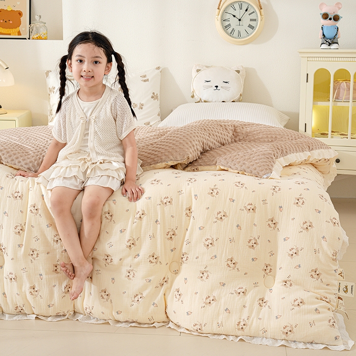 91家纺网 家纺一手货源 找家纺 芯恋家居 2025新款全棉皱皱纱双层纱豆豆被大豆被可爱喵喵