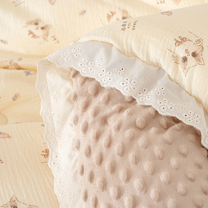 91家纺网 家纺一手货源 找家纺 芯恋家居 2025新款全棉皱皱纱双层纱豆豆被大豆被可爱喵喵