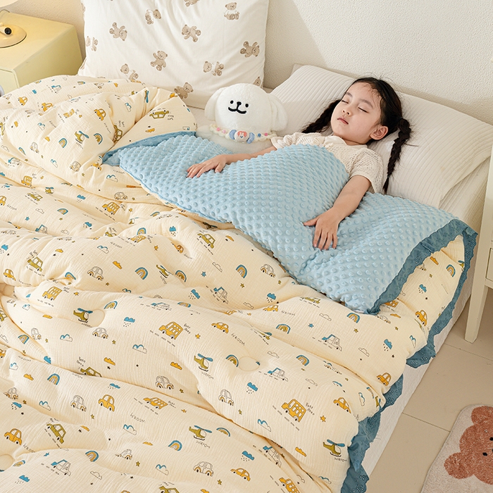 91家纺网 家纺一手货源 找家纺 芯恋家居 2025新款全棉皱皱纱双层纱豆豆被大豆被汽车总动员