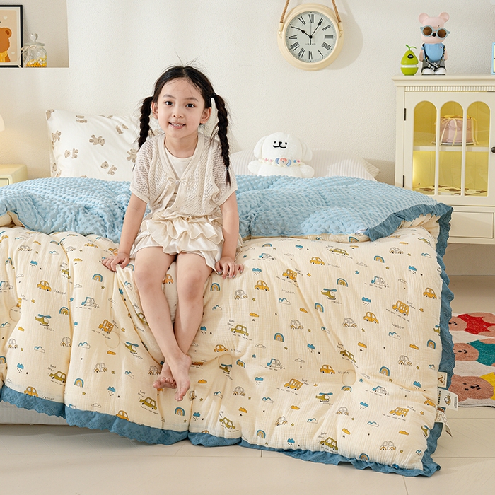 91家纺网 家纺一手货源 找家纺 芯恋家居 2025新款全棉皱皱纱双层纱豆豆被大豆被汽车总动员